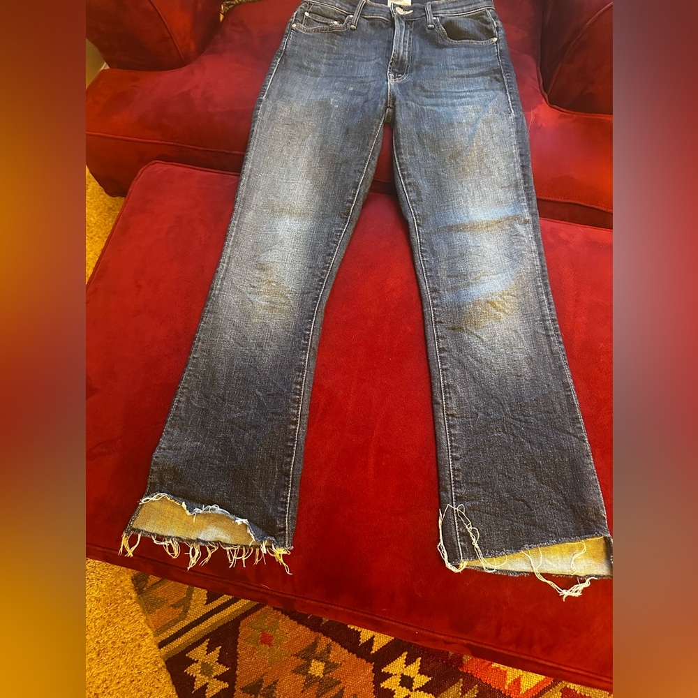 MOTHER jeans-The insider crop step fray -dark denim. Crop flare is back